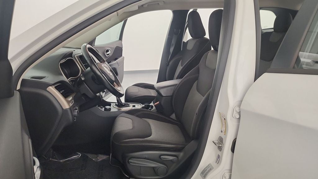 2015 Jeep Cherokee Sport
