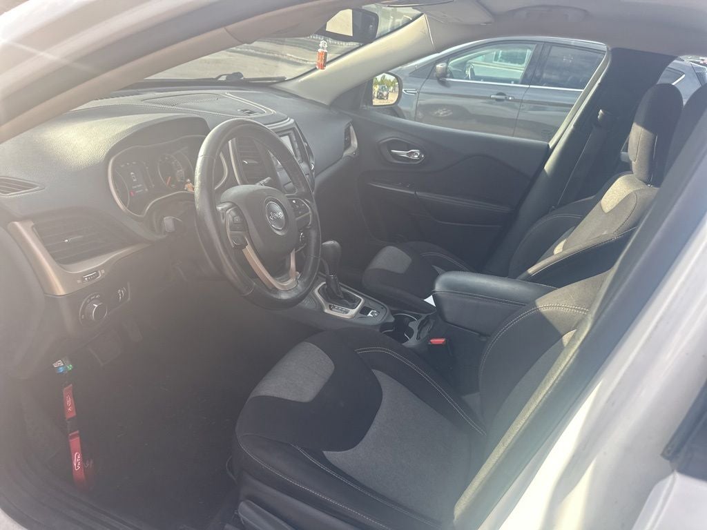 2015 Jeep Cherokee Sport