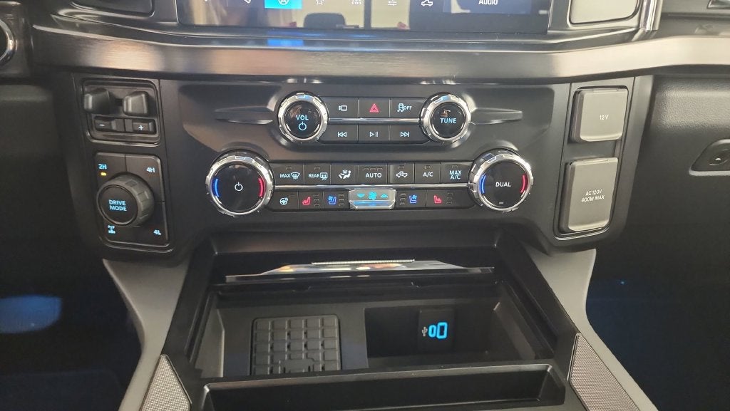 2027 Ford F-350SD Lariat