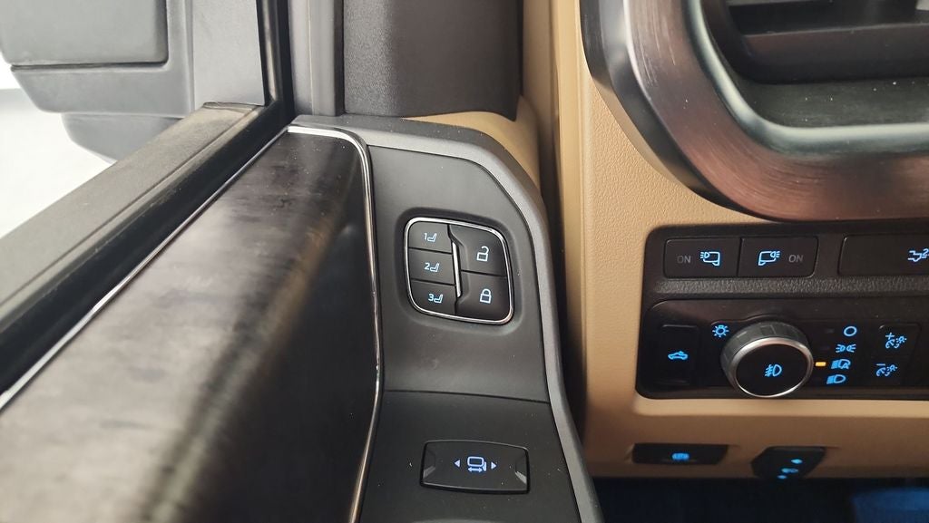 2023 Ford F-350SD Lariat
