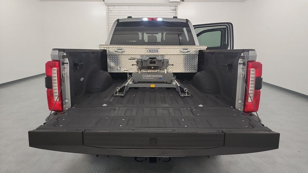 2023 Ford F-350SD Lariat