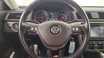 2018 Volkswagen Passat 2.0T R-Line