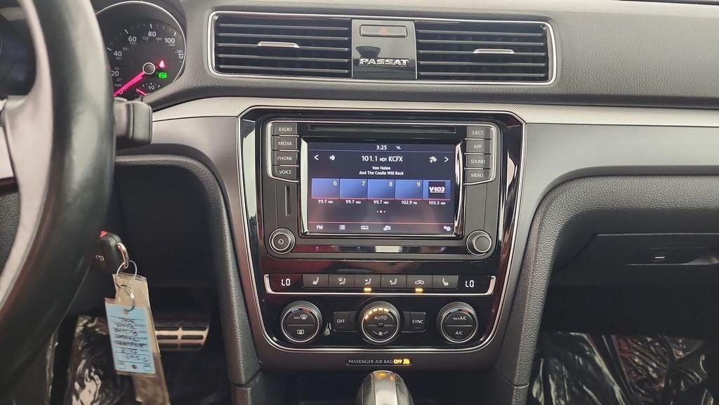 2018 Volkswagen Passat 2.0T R-Line
