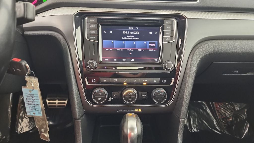 2018 Volkswagen Passat 2.0T R-Line
