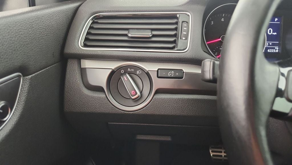 2017 Volkswagen Passat 1.8T R-Line