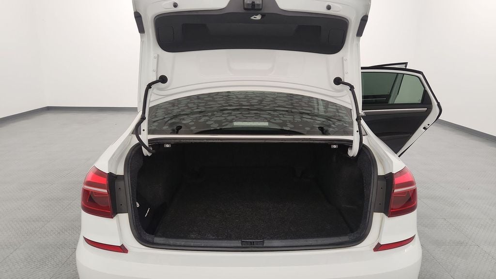 2017 Volkswagen Passat 1.8T R-Line