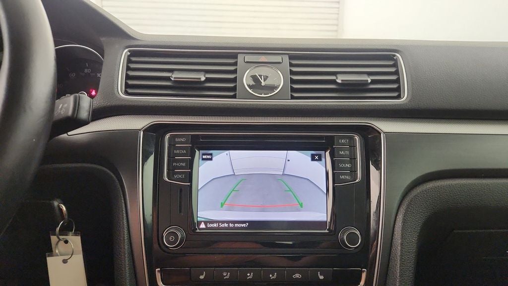 2017 Volkswagen Passat 1.8T R-Line