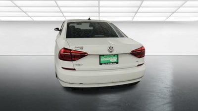 2017 Volkswagen Passat 1.8T R-Line