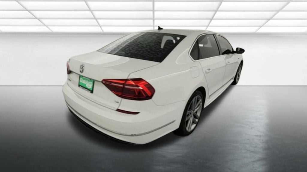 2017 Volkswagen Passat 1.8T R-Line