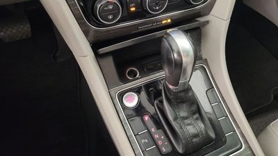 2017 Volkswagen Passat 1.8T SE w/Technology