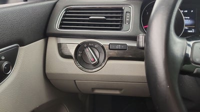 2017 Volkswagen Passat 1.8T SE w/Technology
