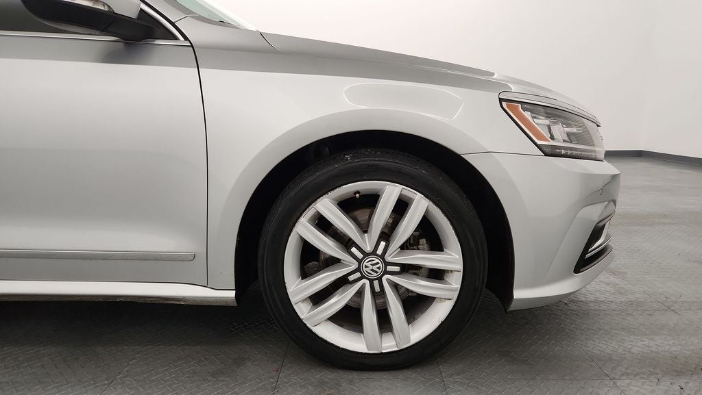 2017 Volkswagen Passat 1.8T SE w/Technology
