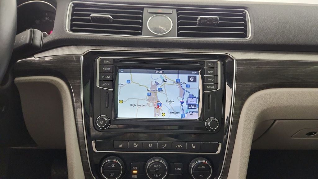 2017 Volkswagen Passat 1.8T SE w/Technology