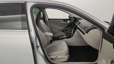 2017 Volkswagen Passat 1.8T SE w/Technology