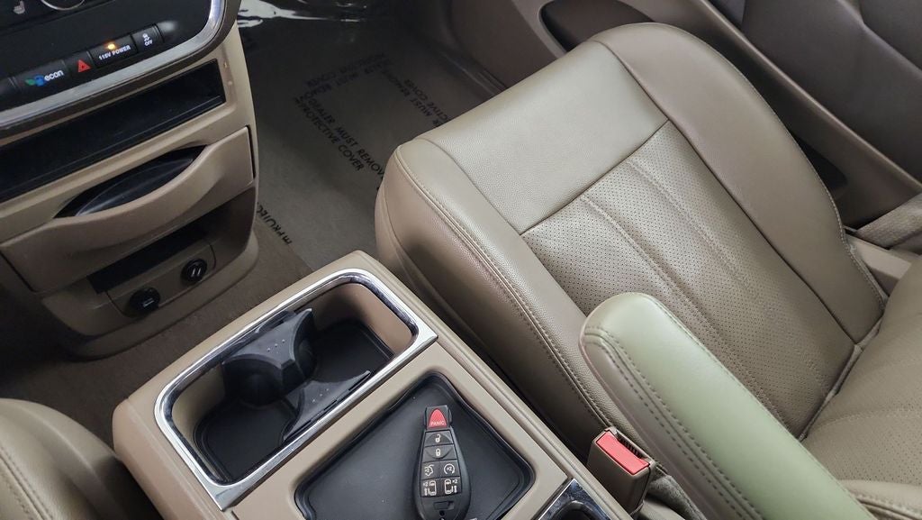 2014 Chrysler Town & Country Touring-L