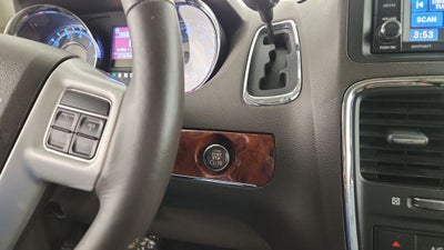 2014 Chrysler Town & Country Touring-L