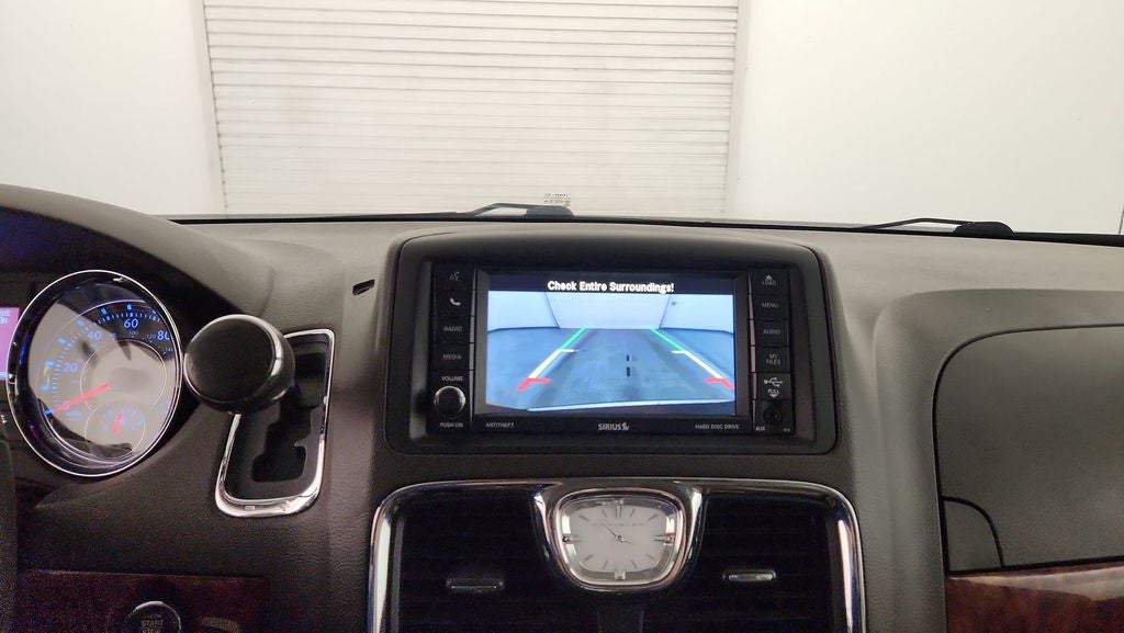2014 Chrysler Town & Country Touring-L