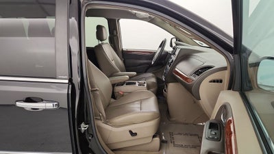 2014 Chrysler Town & Country Touring-L
