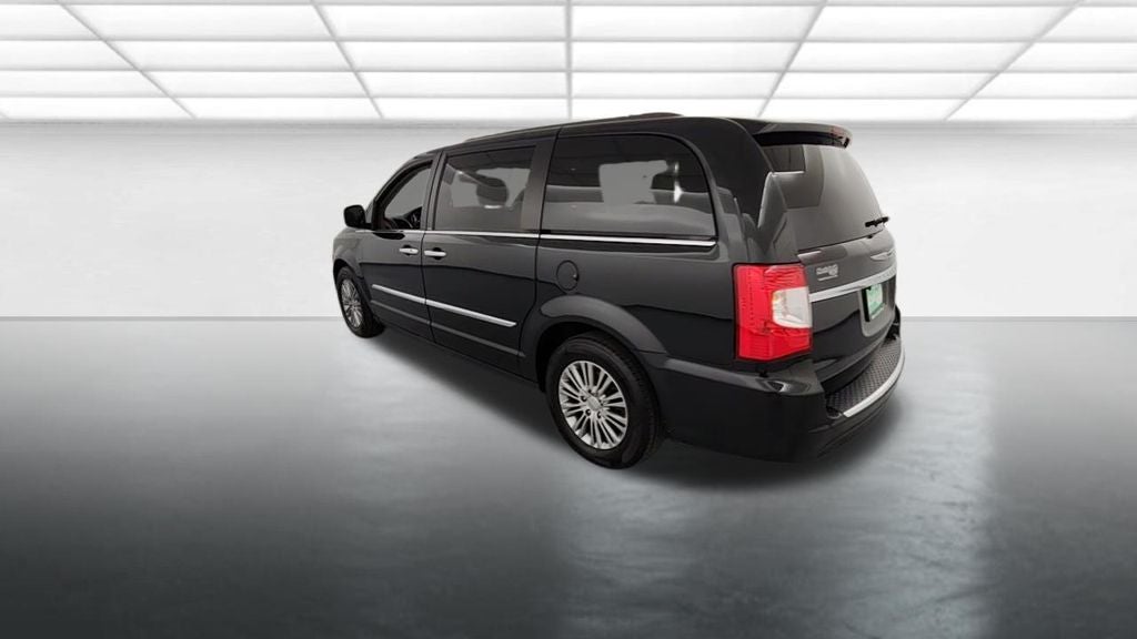 2014 Chrysler Town & Country Touring-L