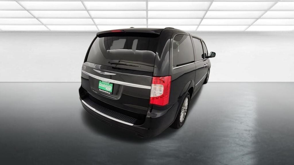 2014 Chrysler Town & Country Touring-L