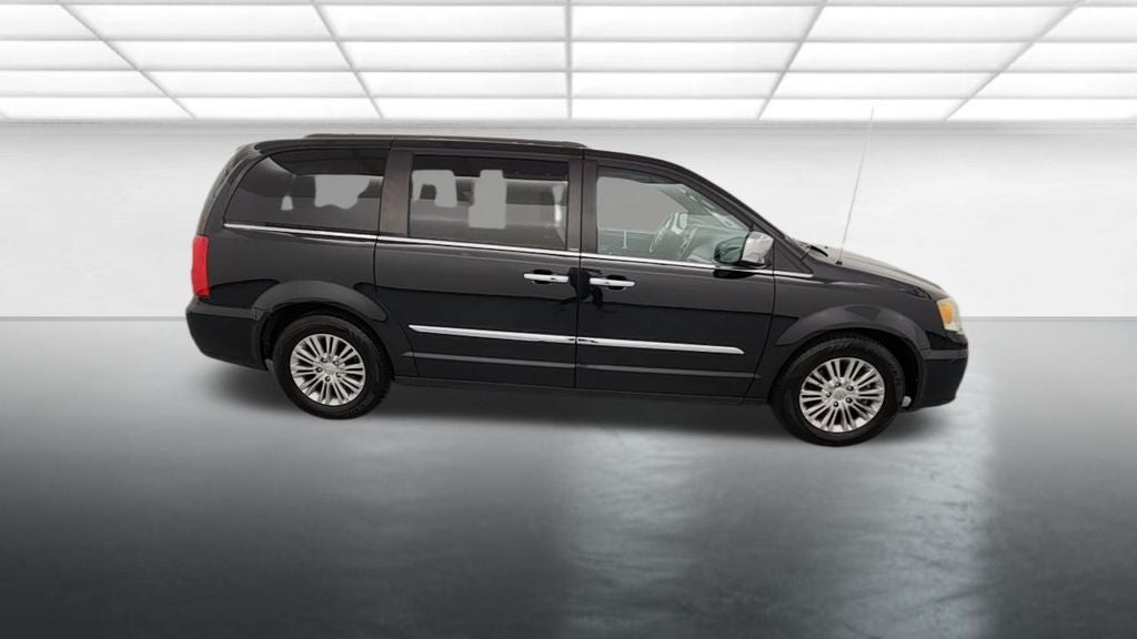 2014 Chrysler Town & Country Touring-L