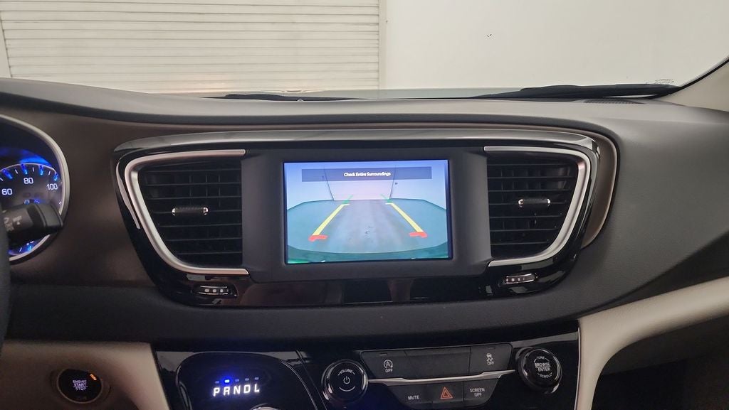 2022 Chrysler Voyager LX