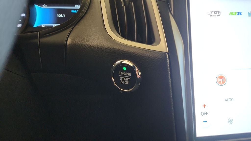 2023 Ford Edge SE
