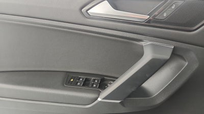 2018 Volkswagen Tiguan 2.0T SEL 4Motion