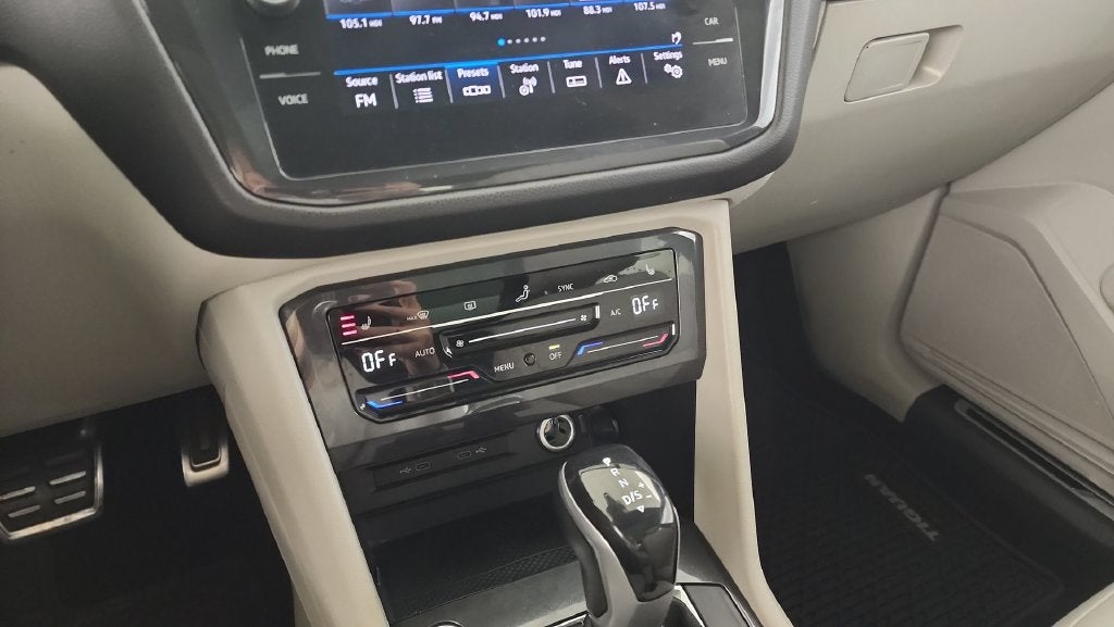 2022 Volkswagen Tiguan 2.0T SE R-Line Black