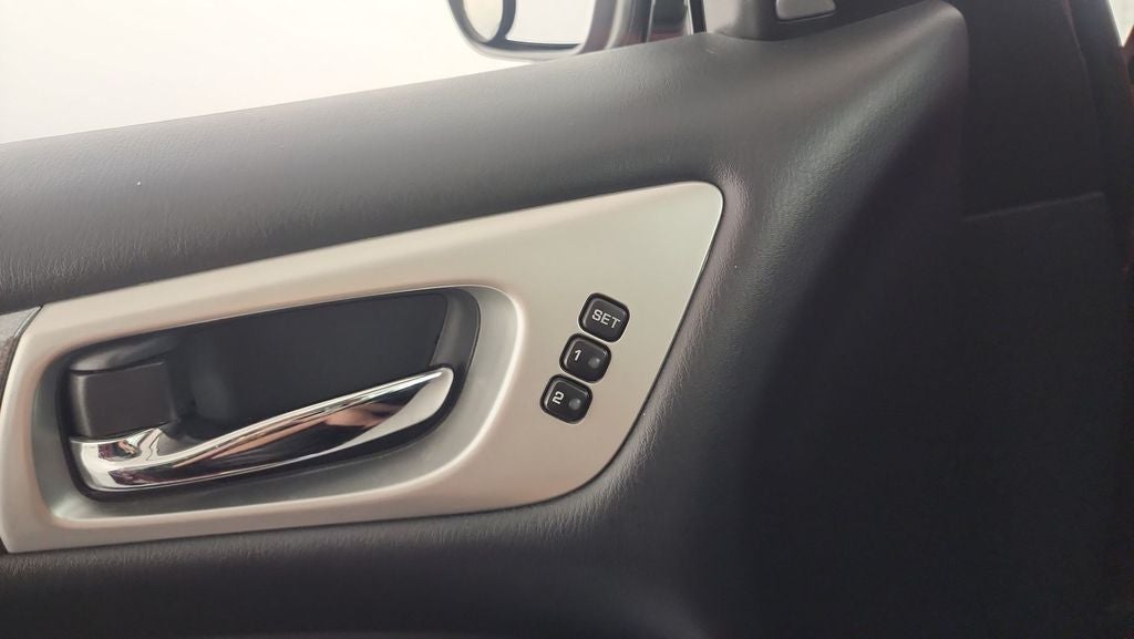 2019 Nissan Pathfinder SL