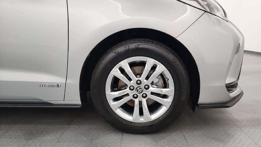 2021 Toyota Sienna XSE 7 Passenger