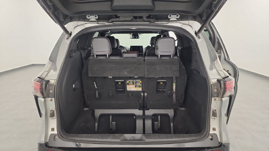 2021 Toyota Sienna XSE 7 Passenger