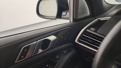 2022 BMW X5 M50i