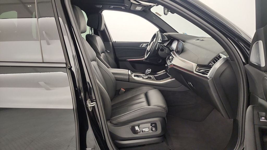 2022 BMW X5 M50i