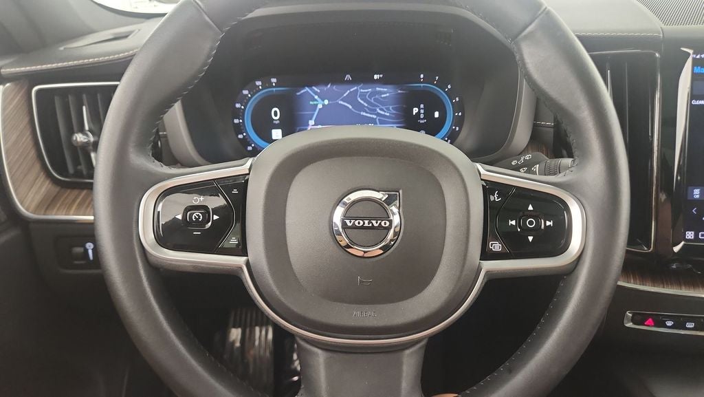 2022 Volvo XC60 B6 Inscription