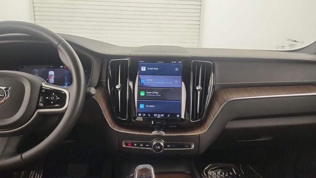 2022 Volvo XC60 B6 Inscription