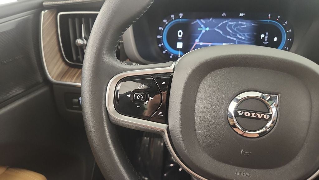 2022 Volvo XC60 B6 Inscription