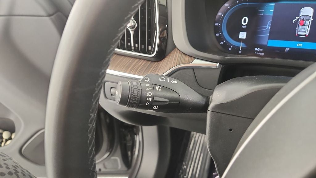 2022 Volvo XC60 B5 Momentum