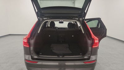 2022 Volvo XC60 B5 Momentum