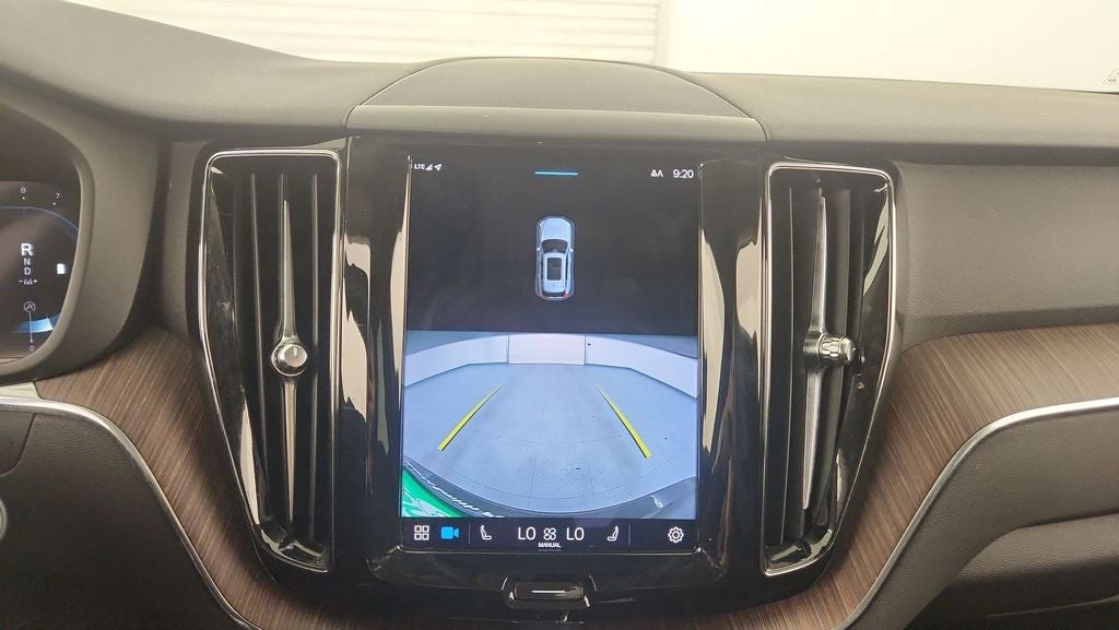 2022 Volvo XC60 B5 Momentum