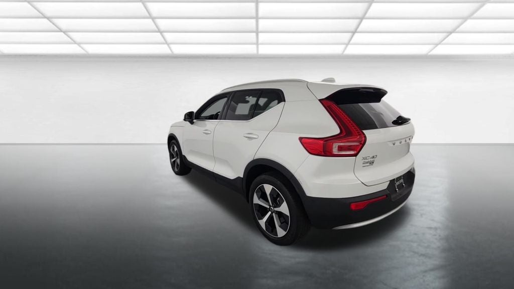 2024 Volvo XC40 B5 Plus Bright Theme
