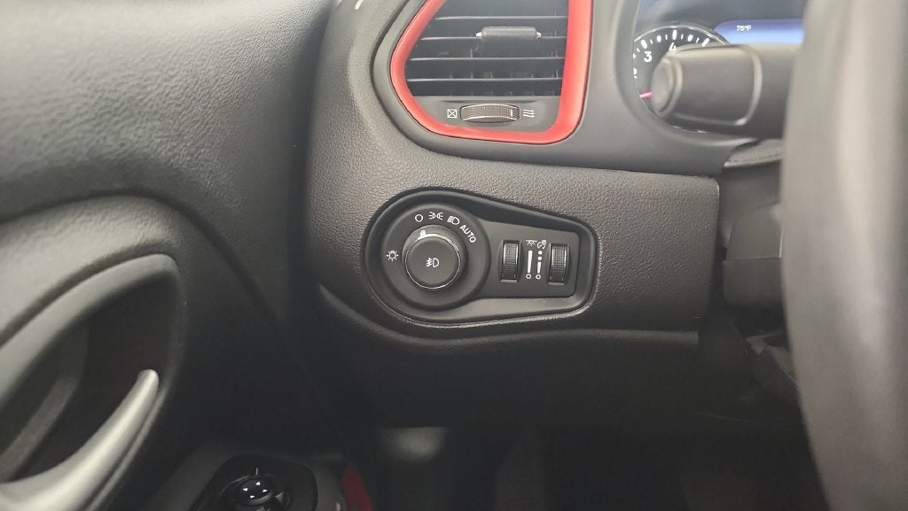 2023 Jeep Renegade Trailhawk