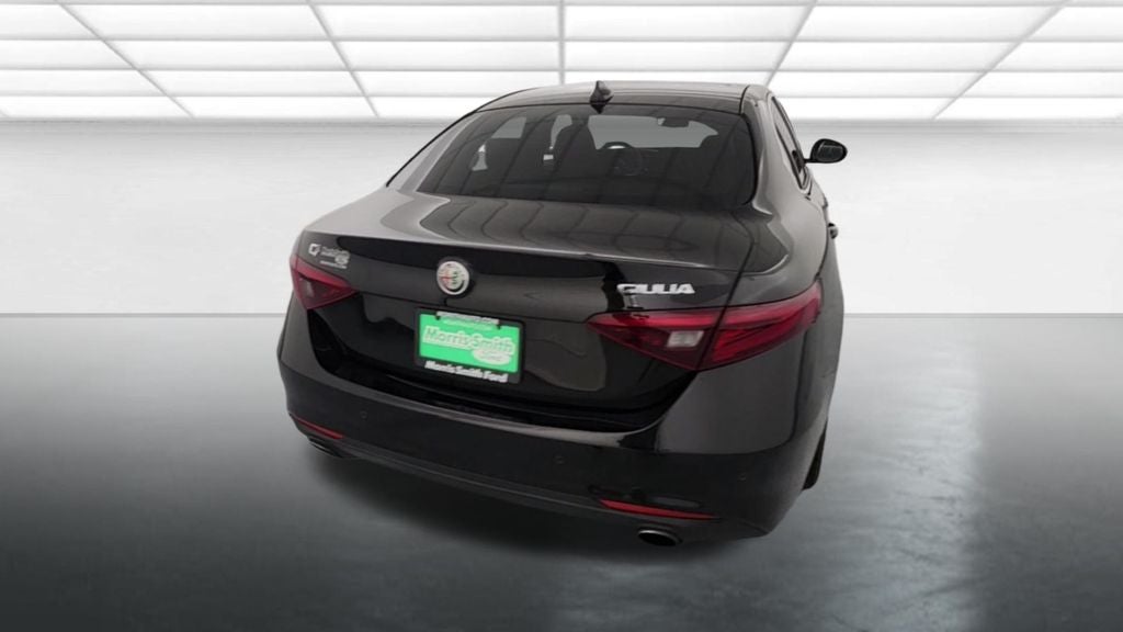 2017 Alfa Romeo Giulia Base
