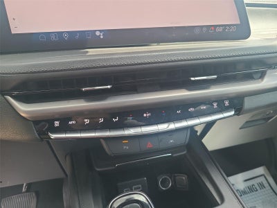 2024 Cadillac XT4 FWD Premium Luxury