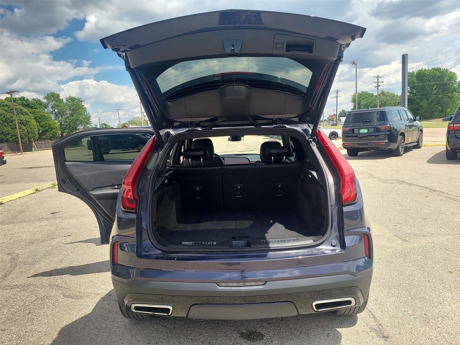 2024 Cadillac XT4 FWD Premium Luxury