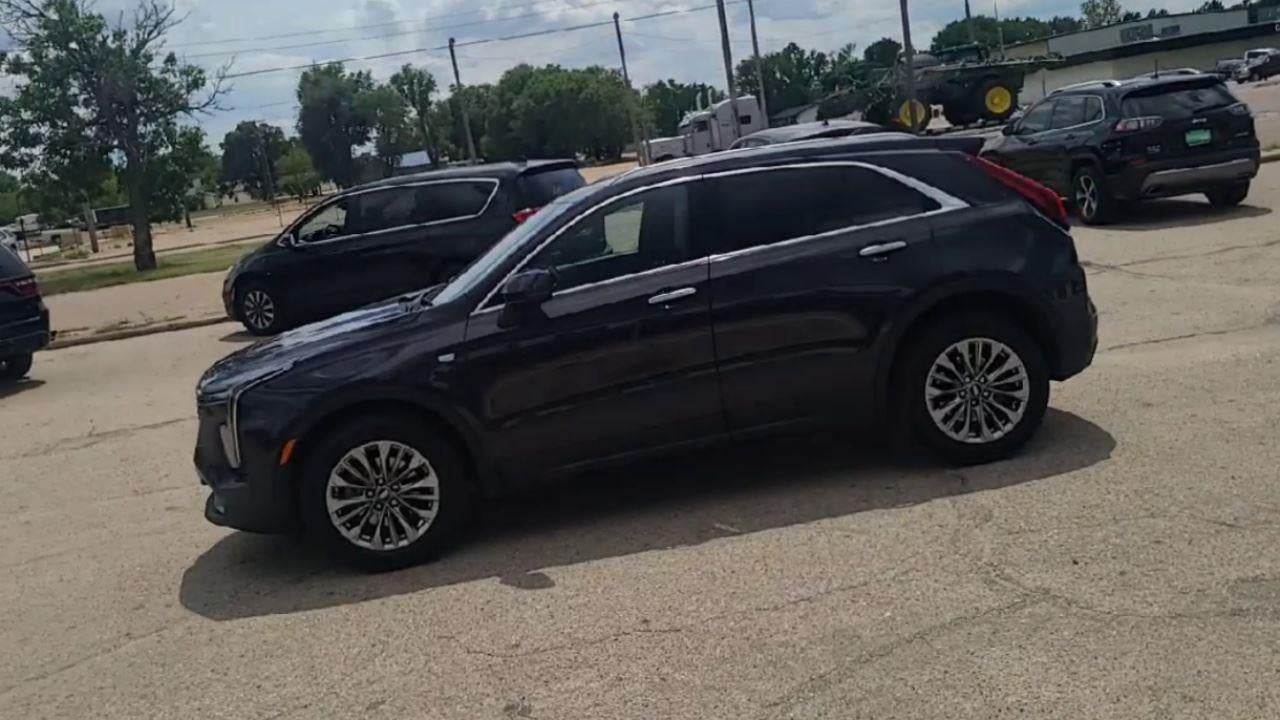 2024 Cadillac XT4 FWD Premium Luxury