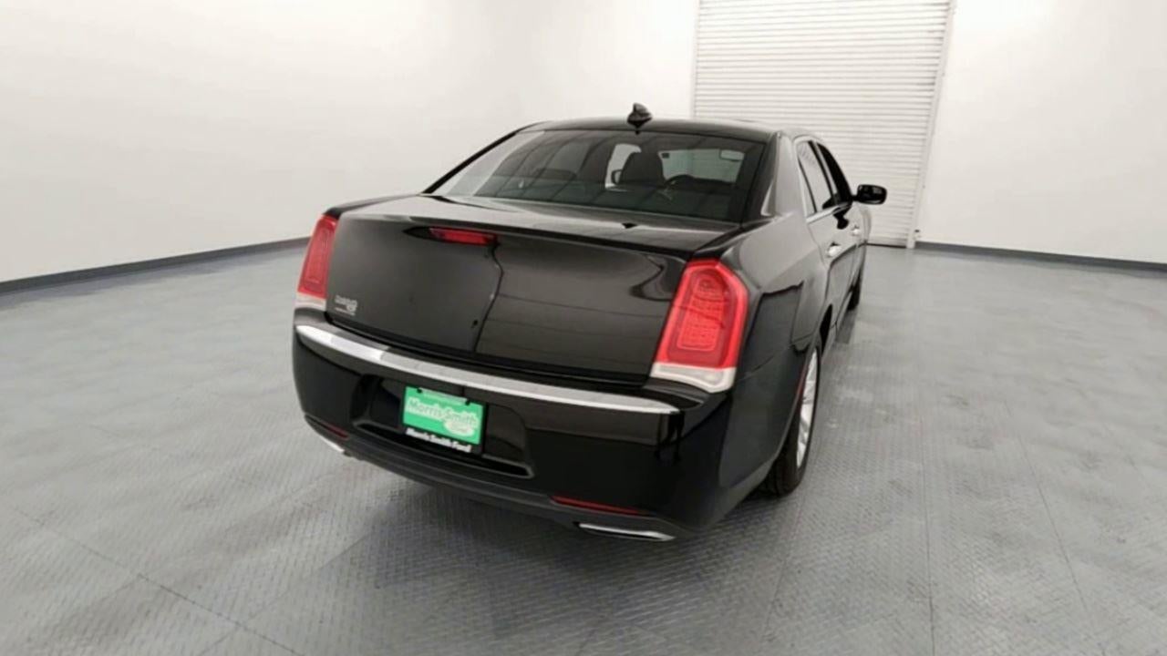 2017 Chrysler 300 300C