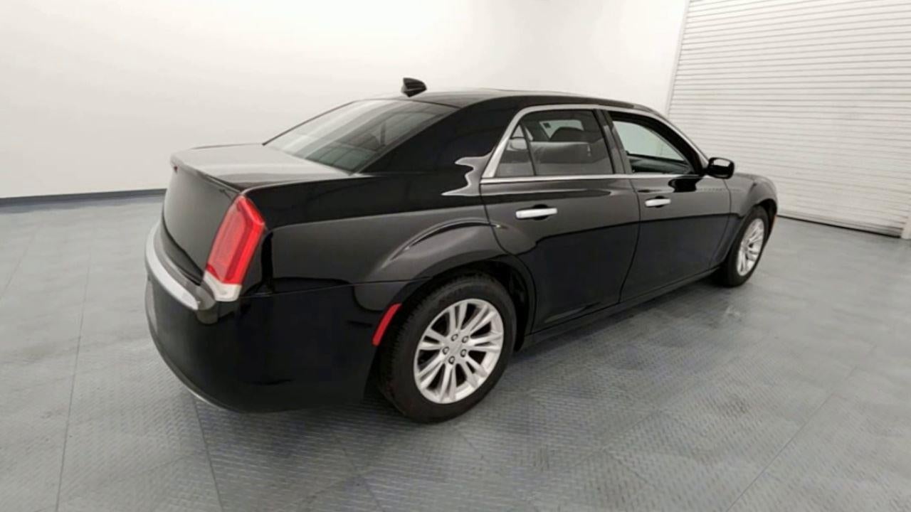 2017 Chrysler 300 300C
