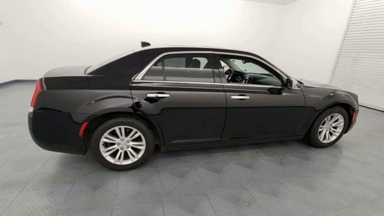 2017 Chrysler 300 300C