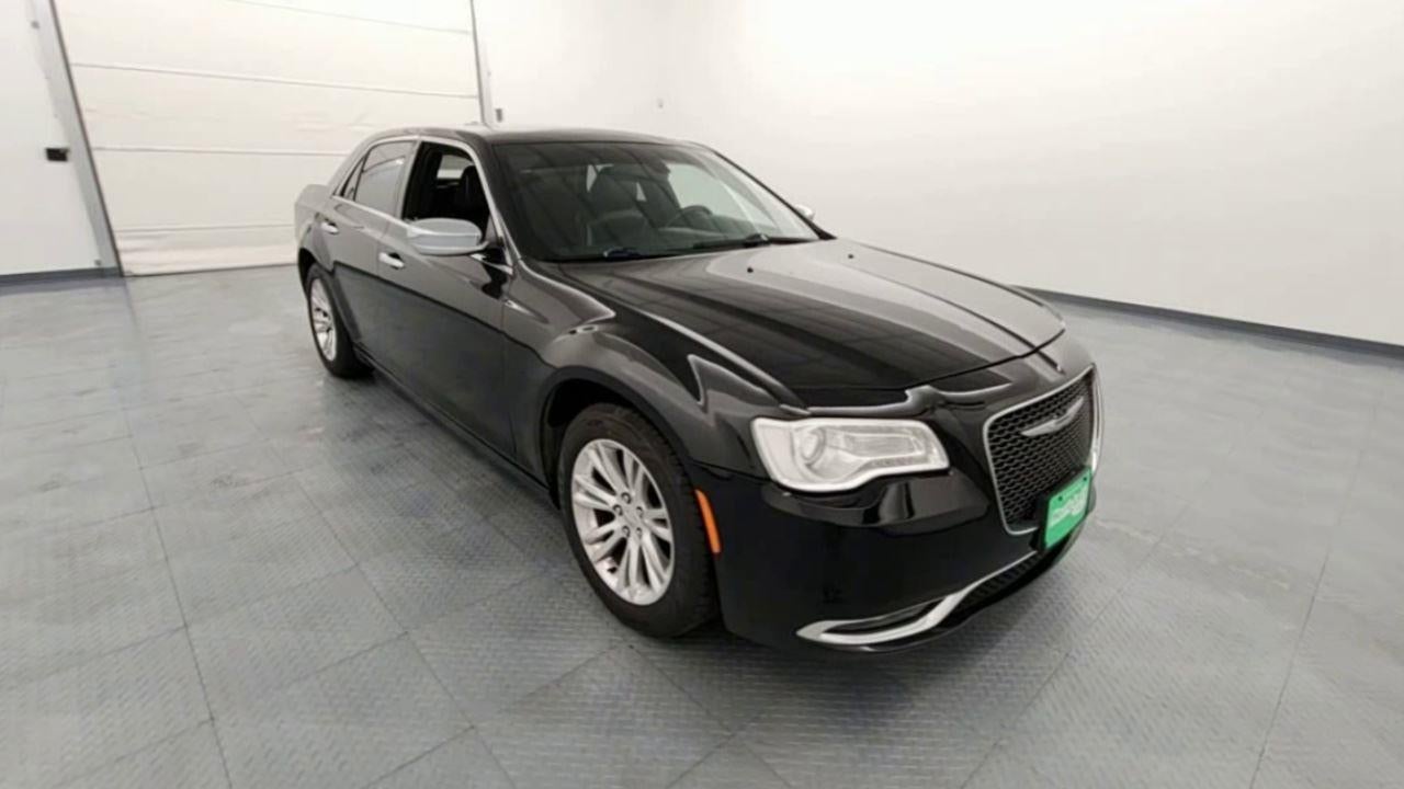 2017 Chrysler 300 300C